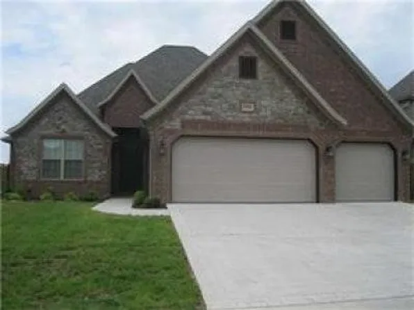 6524 W Coat Brg, Springdale, AR 72758