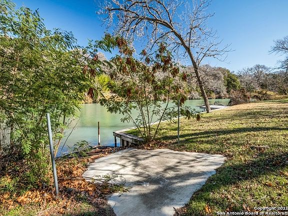 3rd image of 141 Antelope Ln