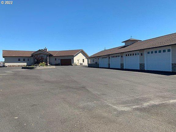 2nd image of 610 Grouse Butte Ln