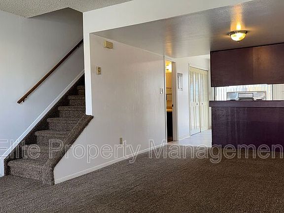 3rd image of 25 Royal Crest Dr APT B