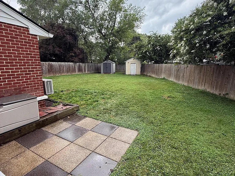 7915 Fairfax Rd — Photo 13