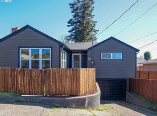 1858 5th St, Astoria, OR 97103