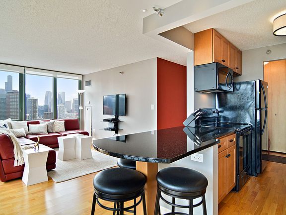 Kitchen / Living Room