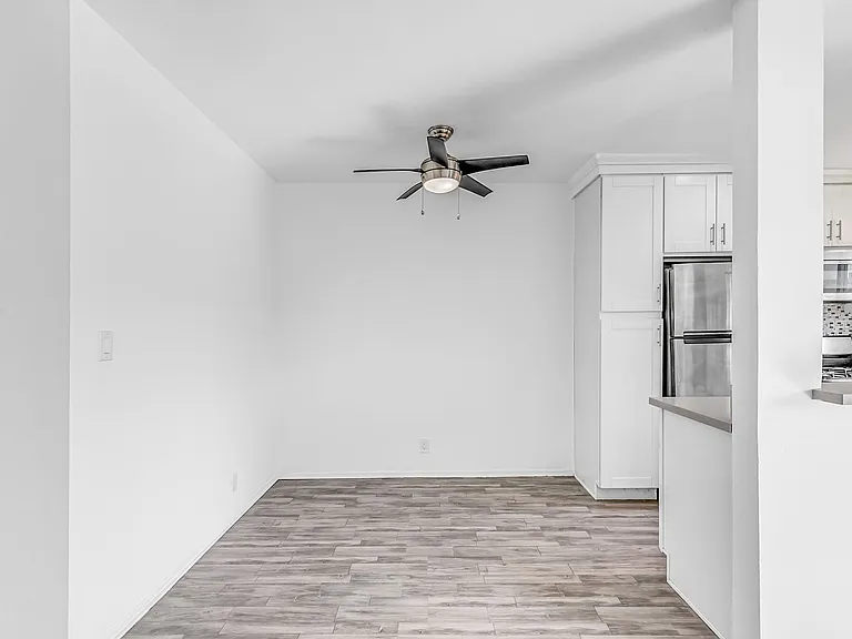 1016 Wilcox Ave — Photo 5
