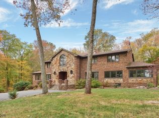 5 Hillcrest Rd, Boonton Township, NJ 07005