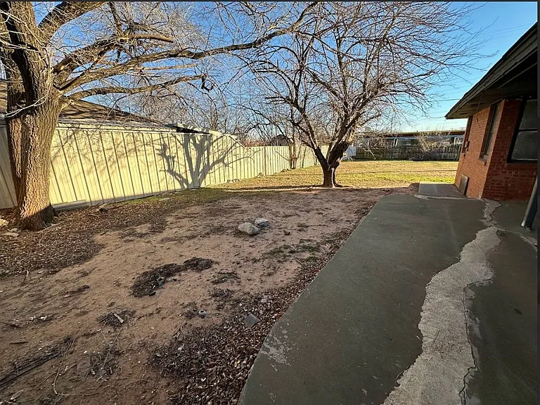 5900 S Blackwelder Ave — Photo 5