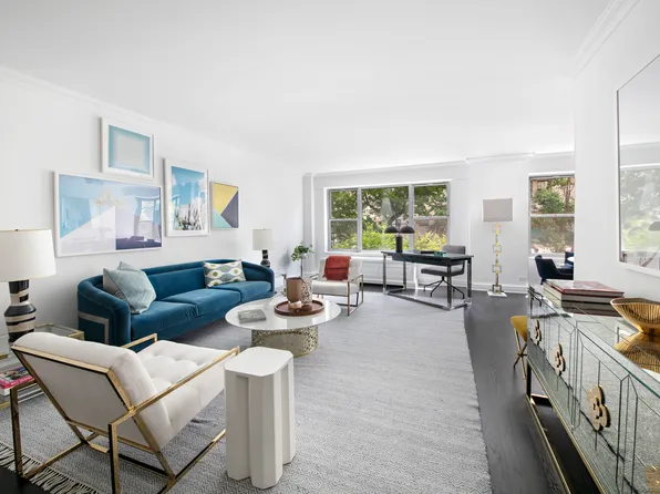 2 Fifth Avenue image 1 of 12