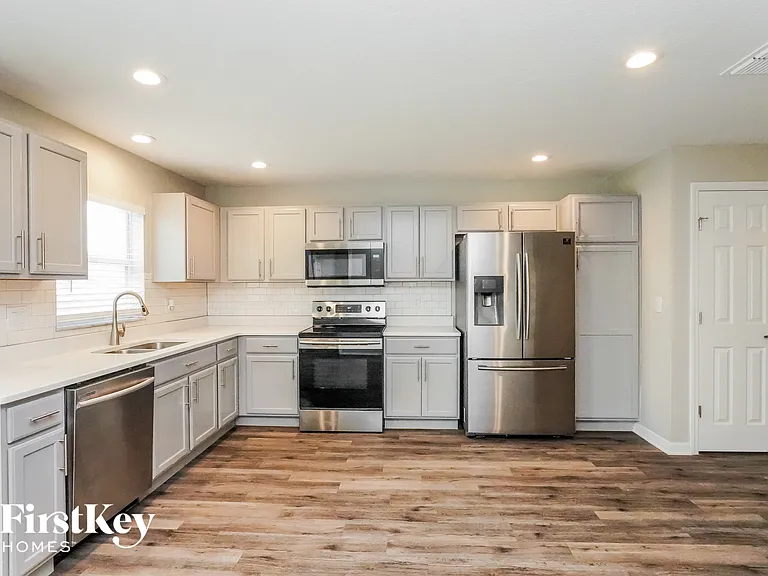 2898 Harlow Ave — Photo 4