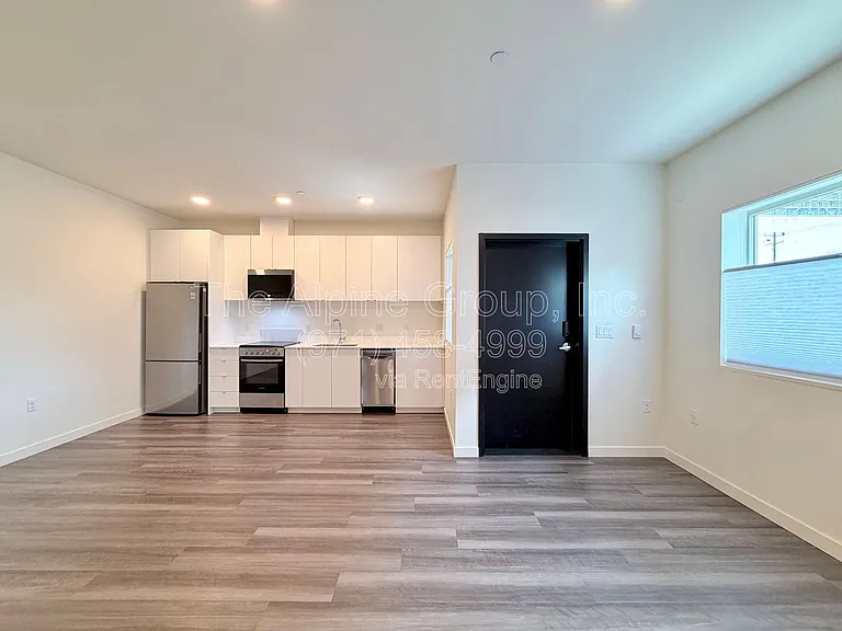 1524 NE 40th Ave #101 — Photo 3