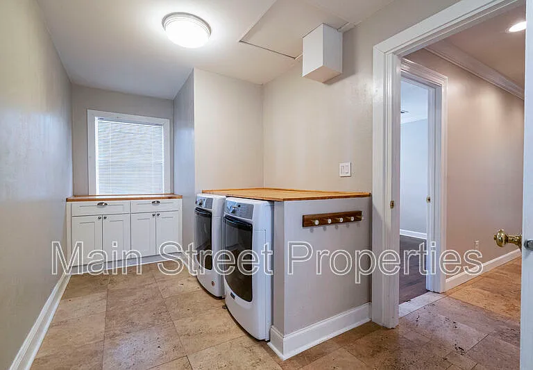 1915 E Avery St — Photo 19