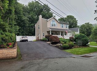 5 Solar Rd, Oak Ridge, NJ 07438
