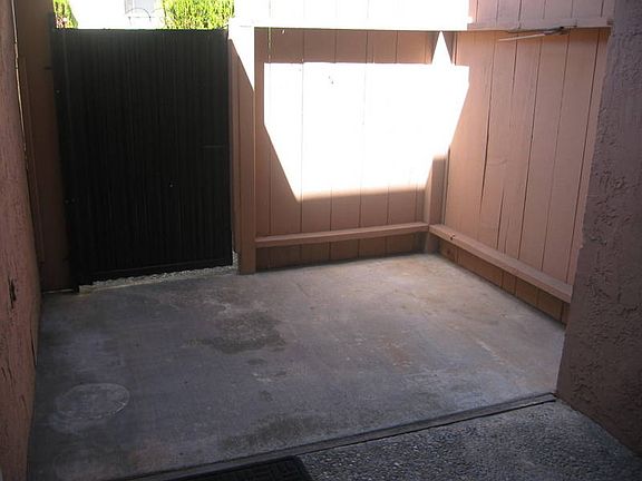3rd image of 462 Northlake Dr APT 1