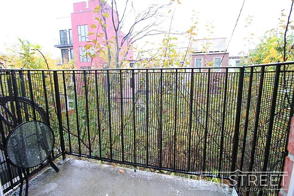 Rented by Real Street Inc | media 11