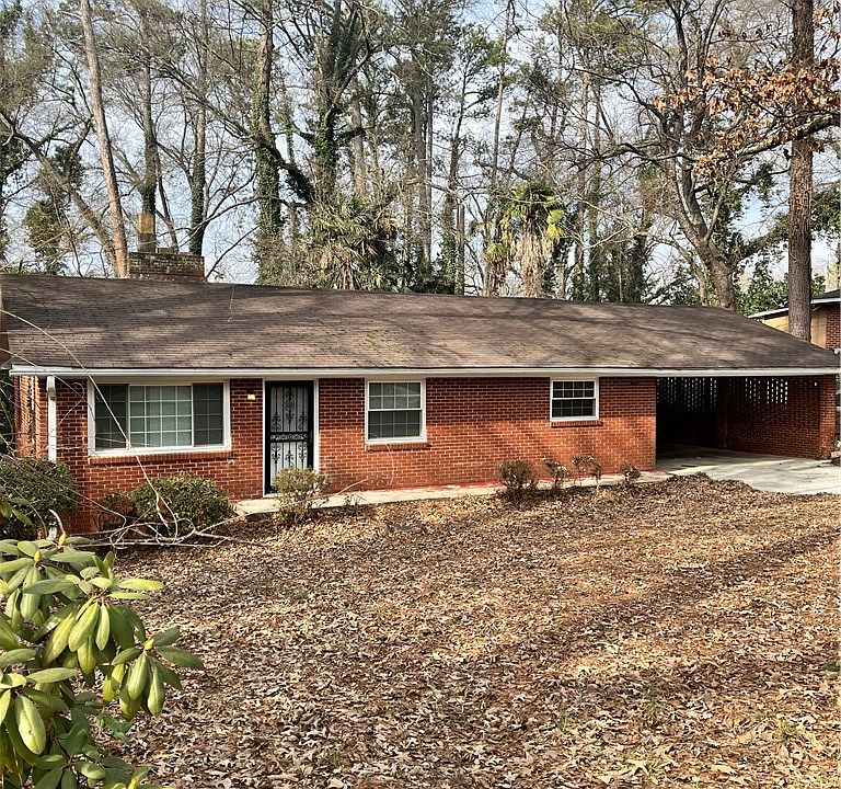 1st image of 207 Pine Ln