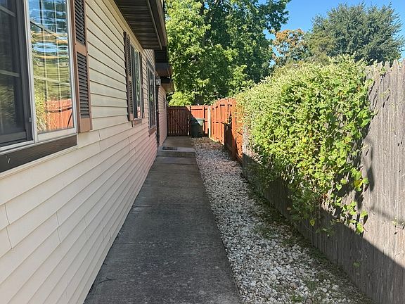 3rd image of 729 Wheeler Ave