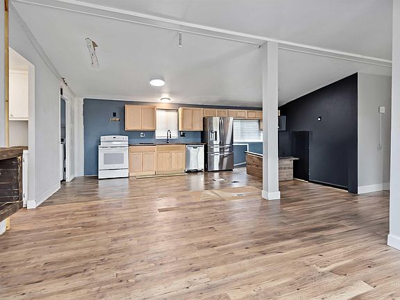 4th image of 5827 E Little Basin Rd