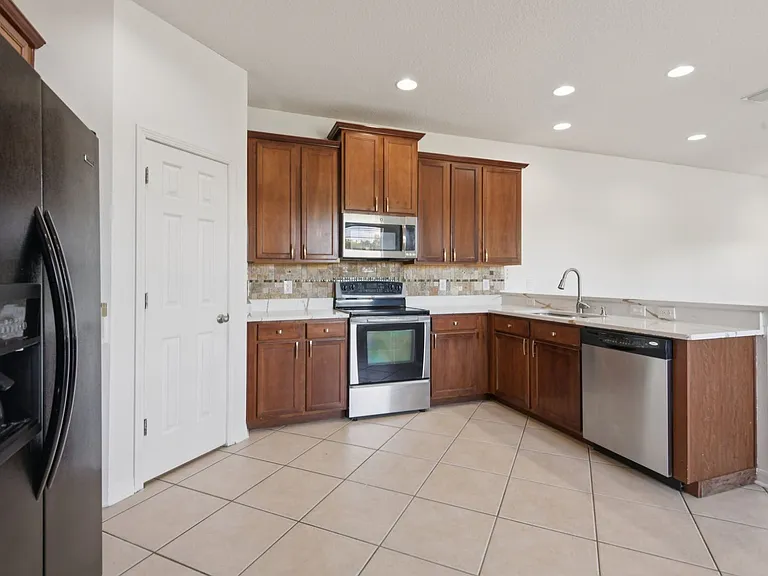 12805 Avelar Manor Pl — Photo 10
