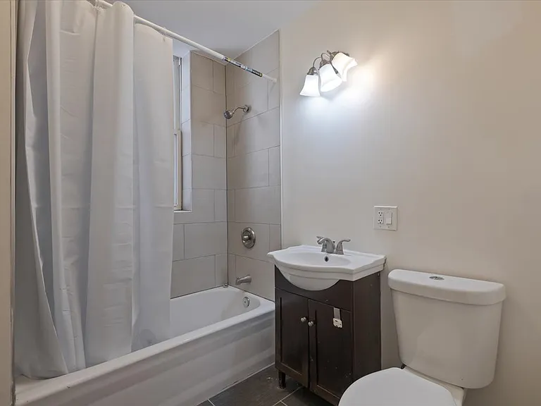 4211 W Gladys Ave #2 — Photo 1