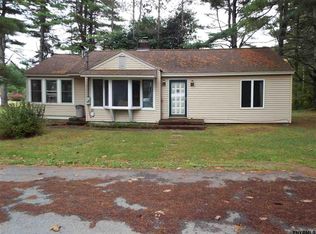 109 1st St, Mayfield, NY 12117