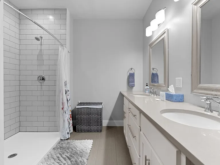 1015 Riparian Dr — Photo 17