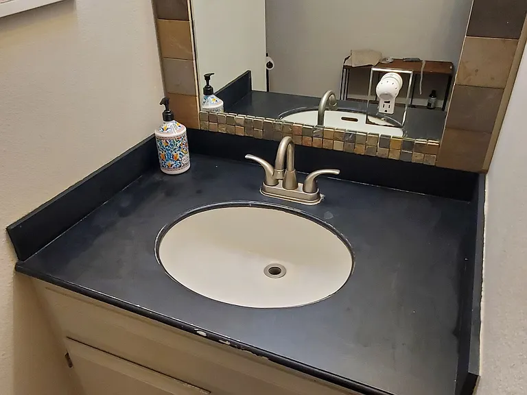 315 Osborne St #9 — Photo 12