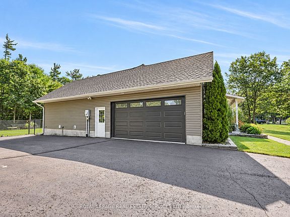 5th image of 37 Mary Jane Rd