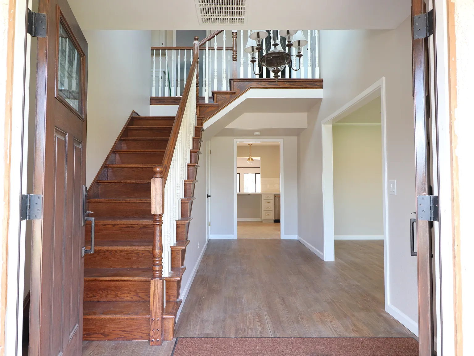 4 bed, 3133 sqft, $4,650 — Photo 3