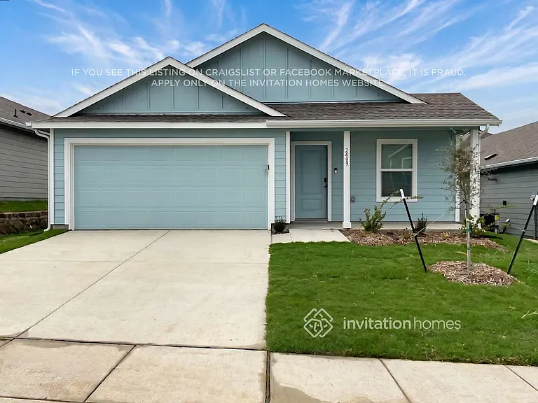 2409 Fleming Dr — Photo 3