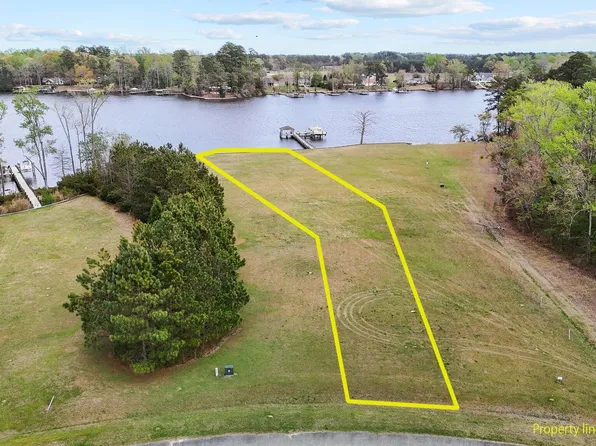 22 Fernwood Ct, Bath, NC 27808