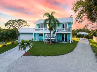 2299 NE Center Cir, Jensen Beach, FL 34957