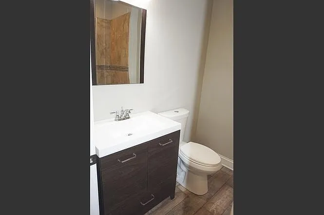 7828 S Phillips Ave #2 — Photo 8