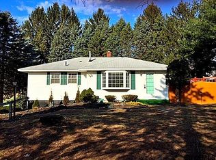 35 Brian Ct, Troy, NY 12182