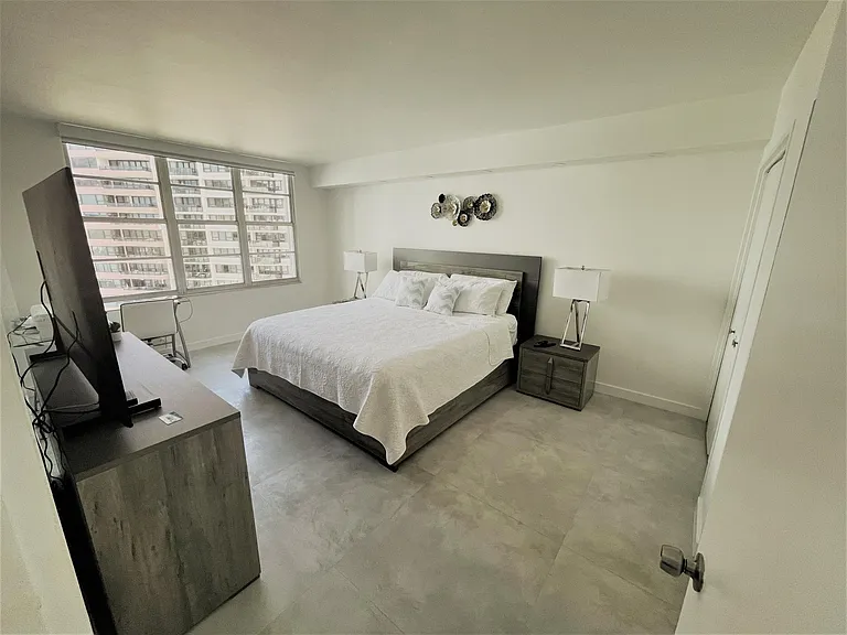 5161 Collins Ave #811 — Photo 15