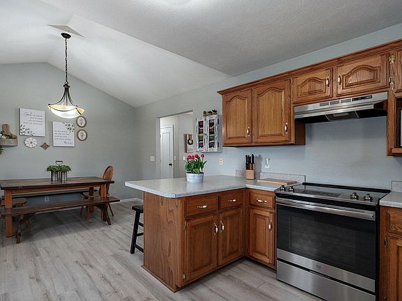 425 Itascha St-15