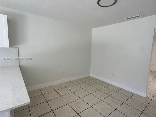 1107 NW 30th Ave, Miami, FL 33125