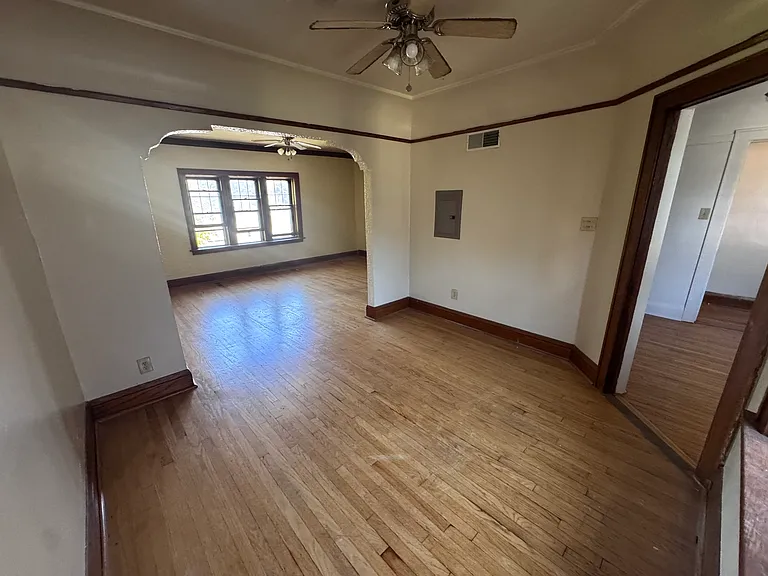 2416 S Logan Ave #7 — Photo 5