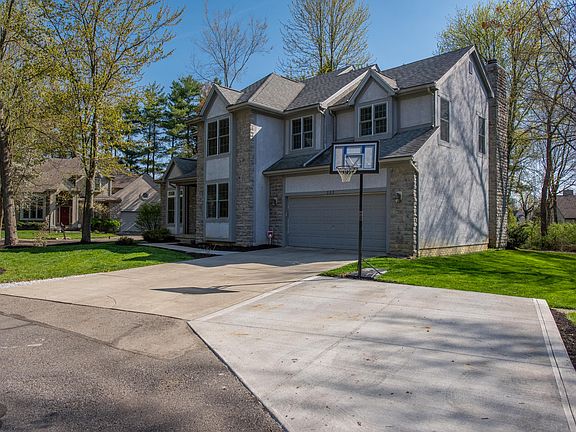 3rd image of 582 Pinegrove Pl