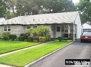 116 Fairview Ave, East Meadow, NY 11554