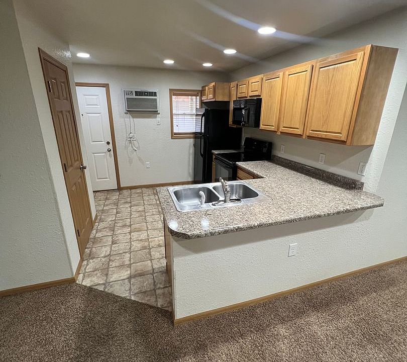 1st image of 102 11th Ave SE #11