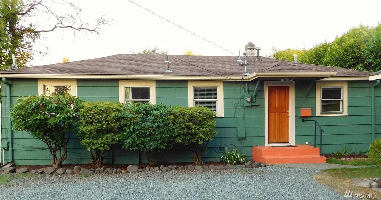 407 M St SE photo 1