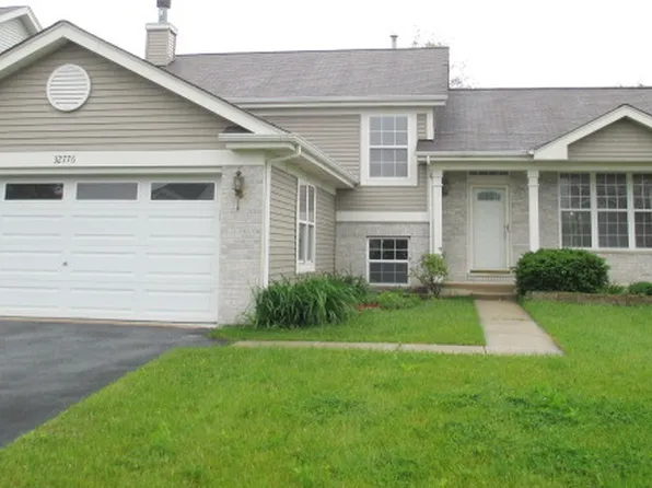 32776 N Bending Creek Rd, Lakemoor, IL 60051