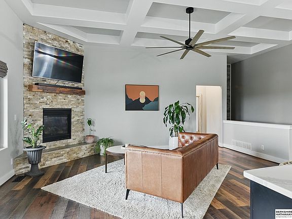 5th image of 2724 N 191st Ave