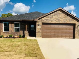 105 Saint James St, Mount Pleasant, TX 75455