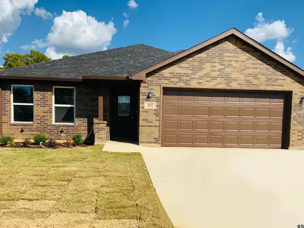 105 Saint James St, Mount Pleasant, TX 75455