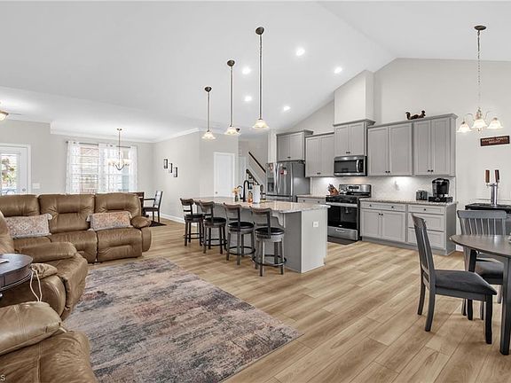 4th image of 109 Red Maple Way