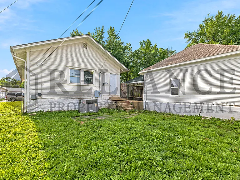 619 Houser Dr — Photo 6