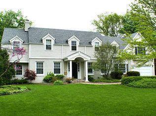 1452 Baffin Rd, Glenview, IL 60025