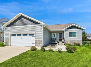 1005 Gray Ave, Waukee, IA 50263