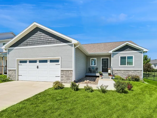 1005 Gray Ave, Waukee, IA 50263