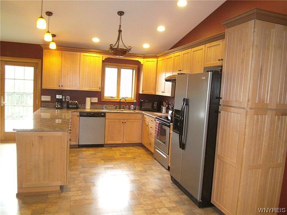 2nd image of 11456 Portage Rd